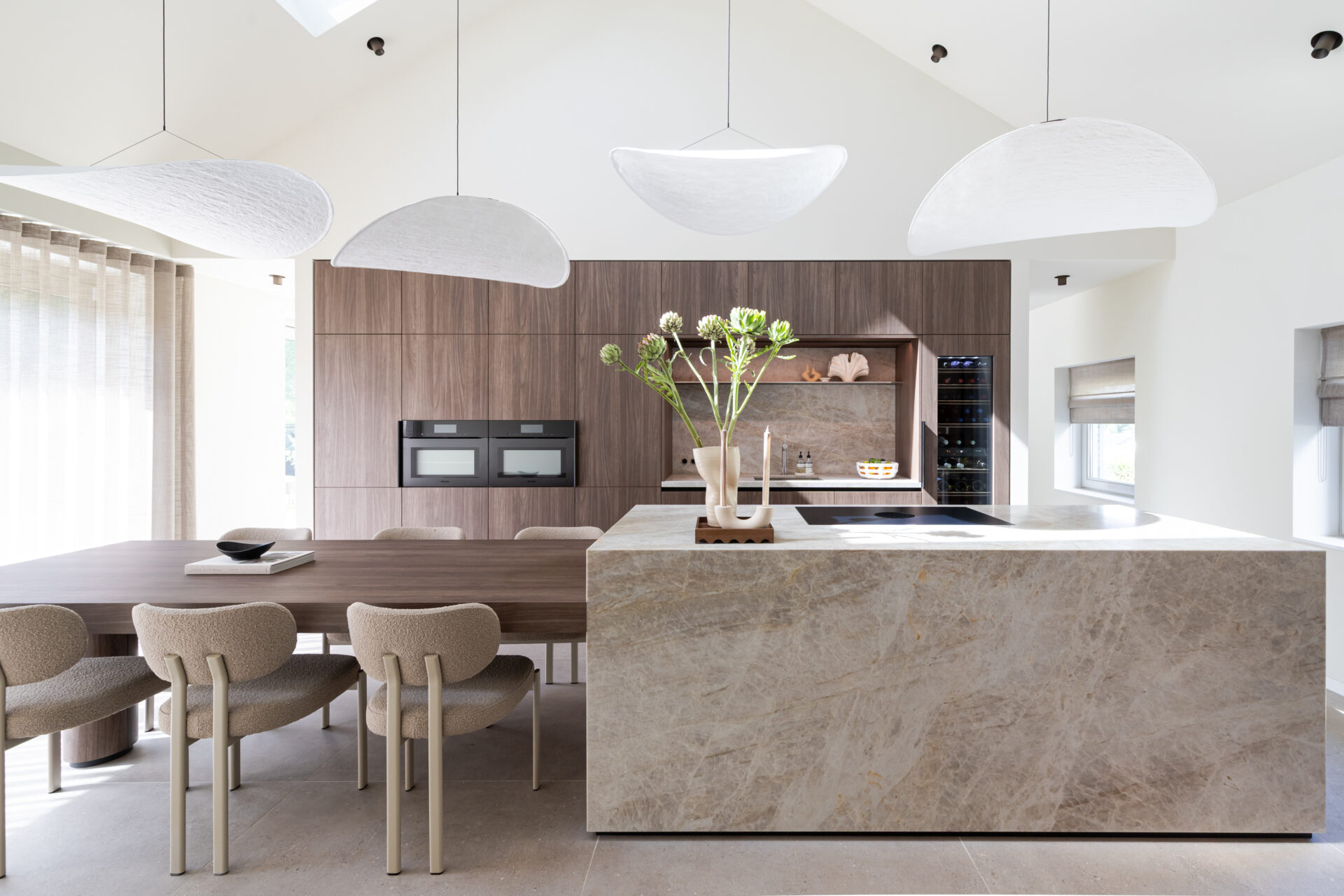 Luxe interieur met minimalistische lijnen en een doordachte indeling
